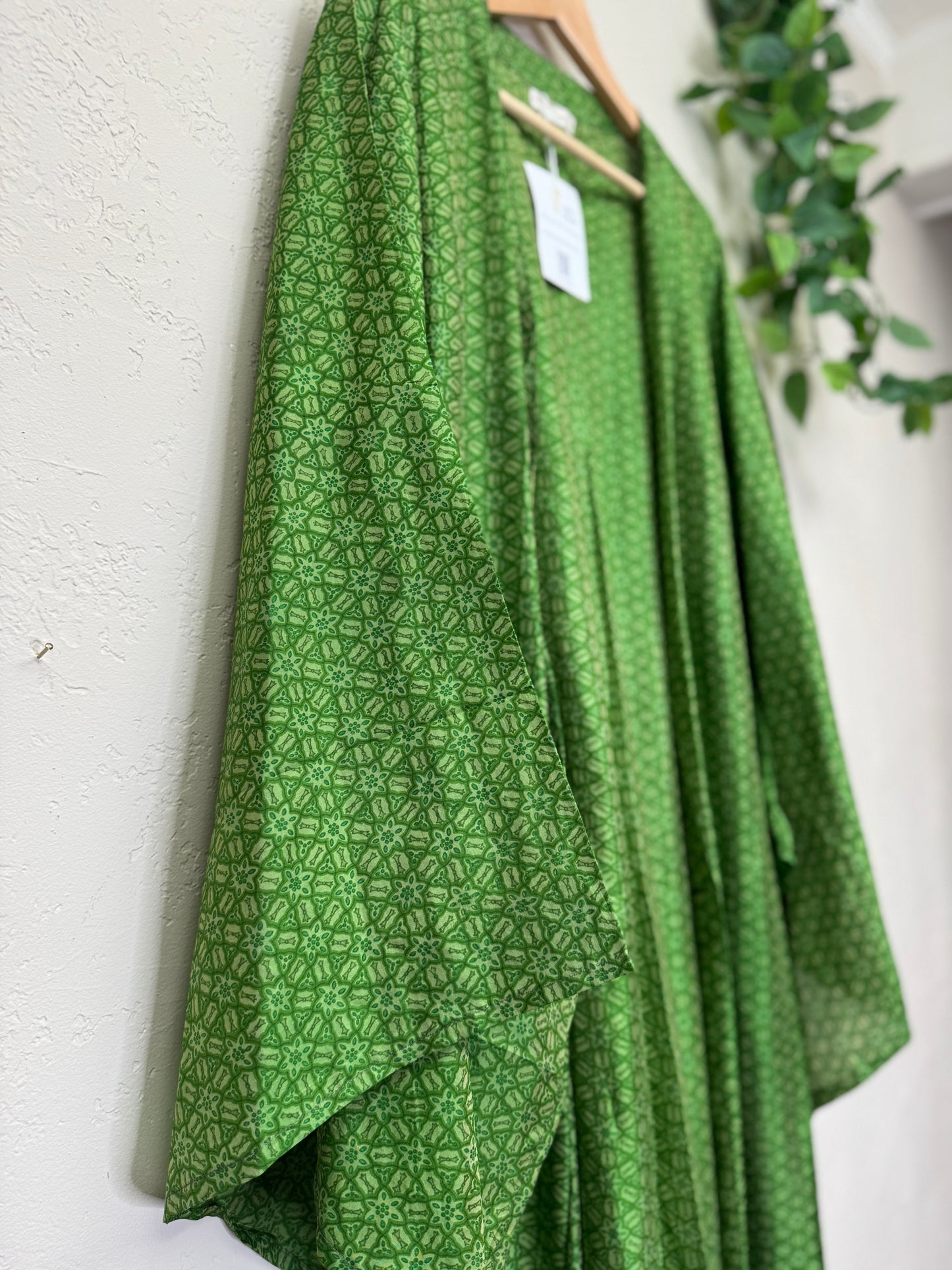 Femme Kimono Wrap Dress ~ OS ~ Lucky 🍀