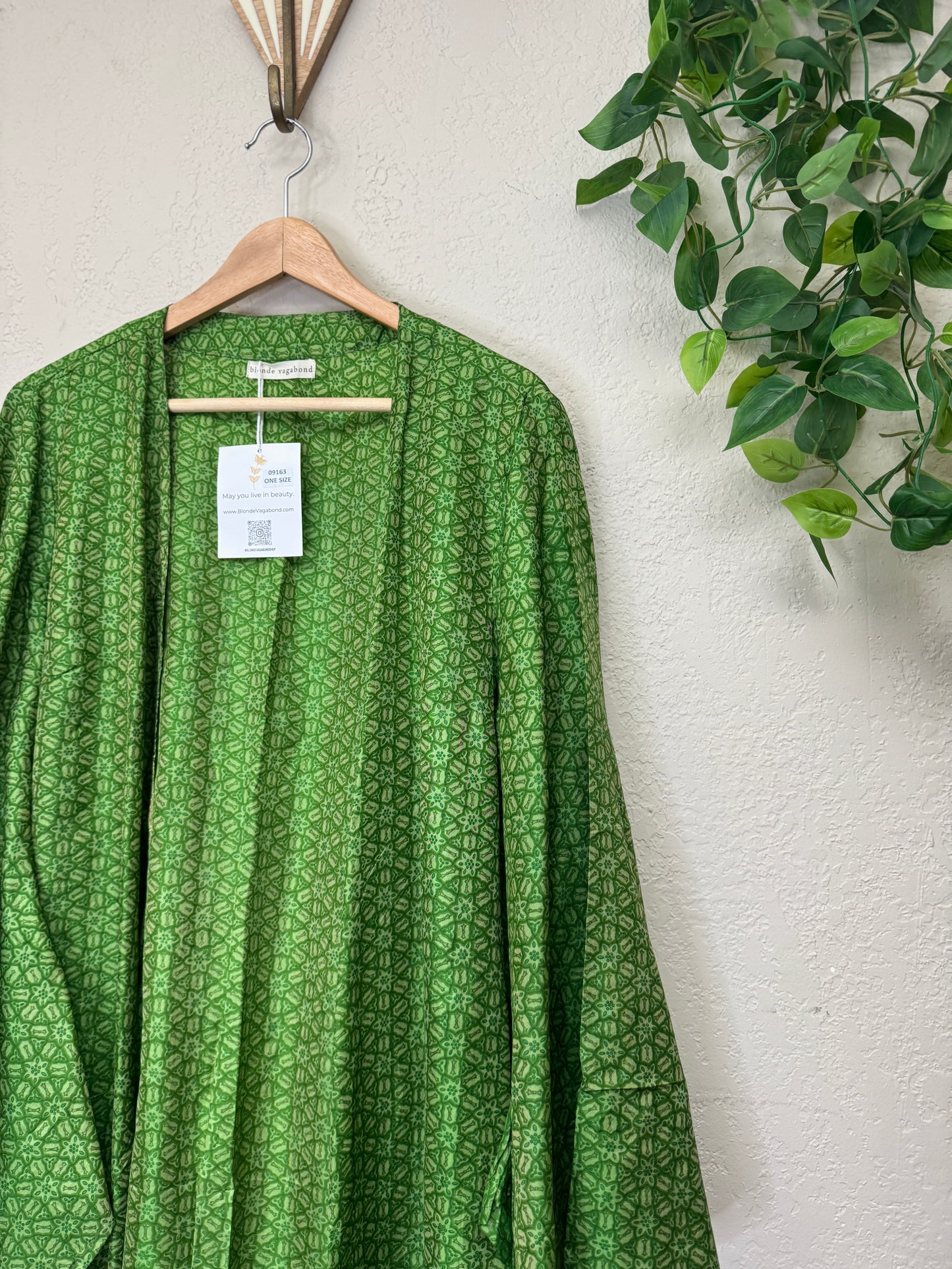 Femme Kimono Wrap Dress ~ OS ~ Lucky 🍀