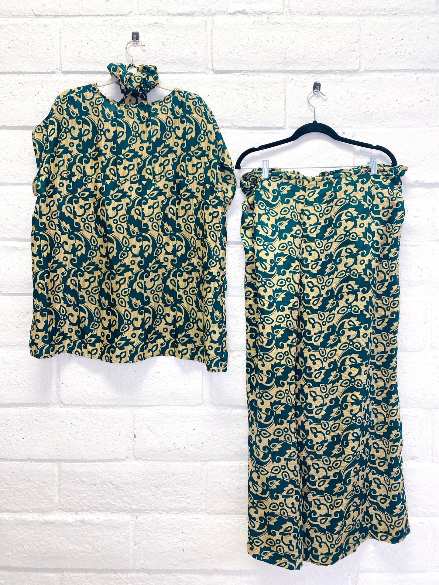 Lounge Set - S/M - Emerald Queen